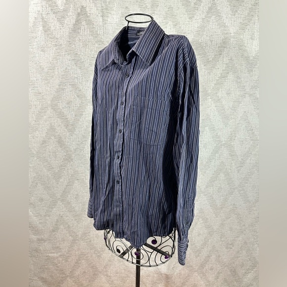 Linea Done navy striped button up size L - Picture 4 of 6